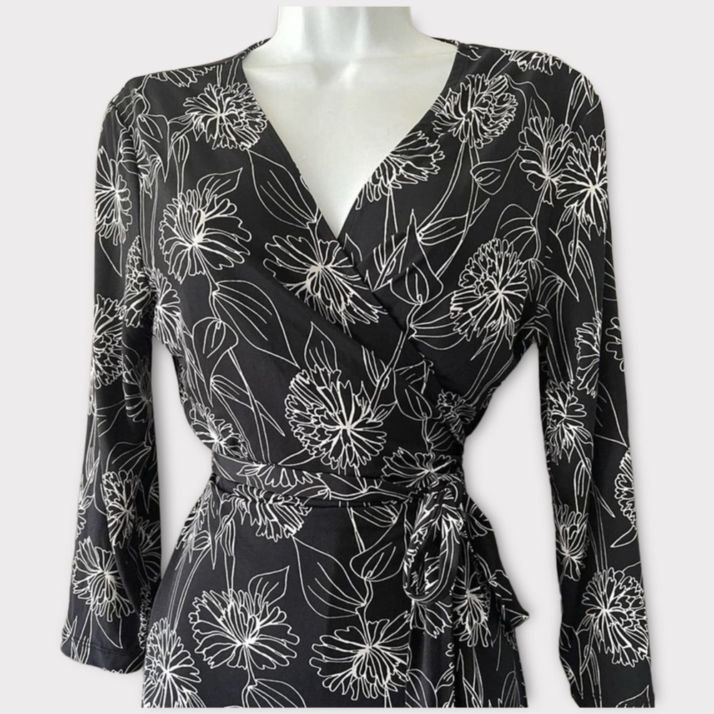 BANANA REPUBLIC Black & White Floral Wrap Dress Wrinkle Resistant Goth NWOT - Picture 3 of 15